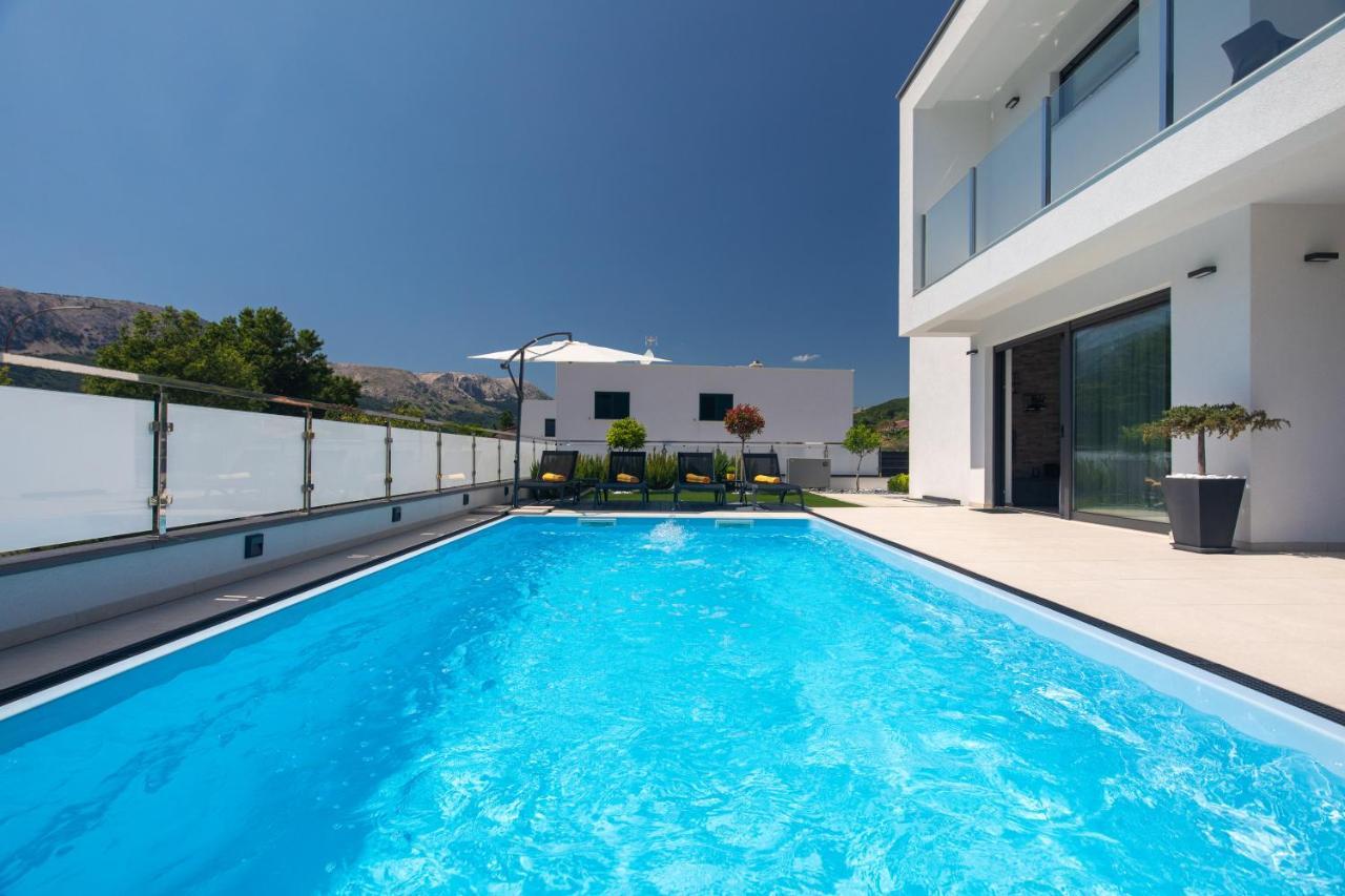 Villa Supernus With Heated Pool Baška Exteriér fotografie