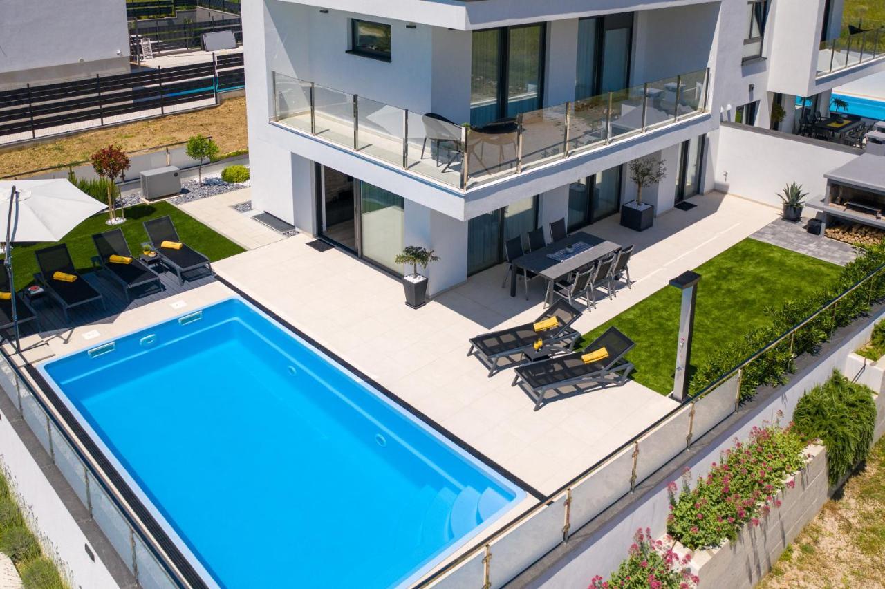Villa Supernus With Heated Pool Baška Exteriér fotografie